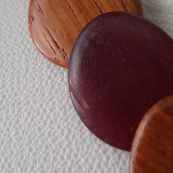 Wooden statement necklace - Picture 3 of 3